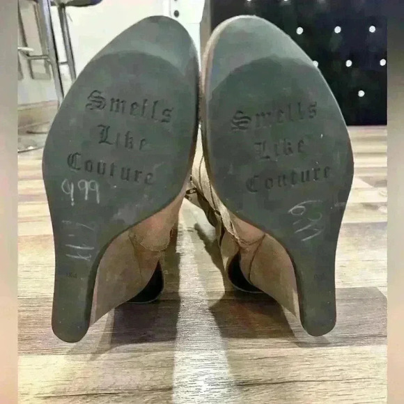 Sz. 9M Juicy Couture Dale Double buckle tan suede wedge moto booties - Picture 6 of 7